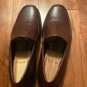 Ecco size 46 reddish color